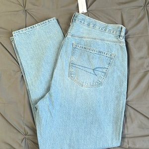 AE Mom Jean High Rise